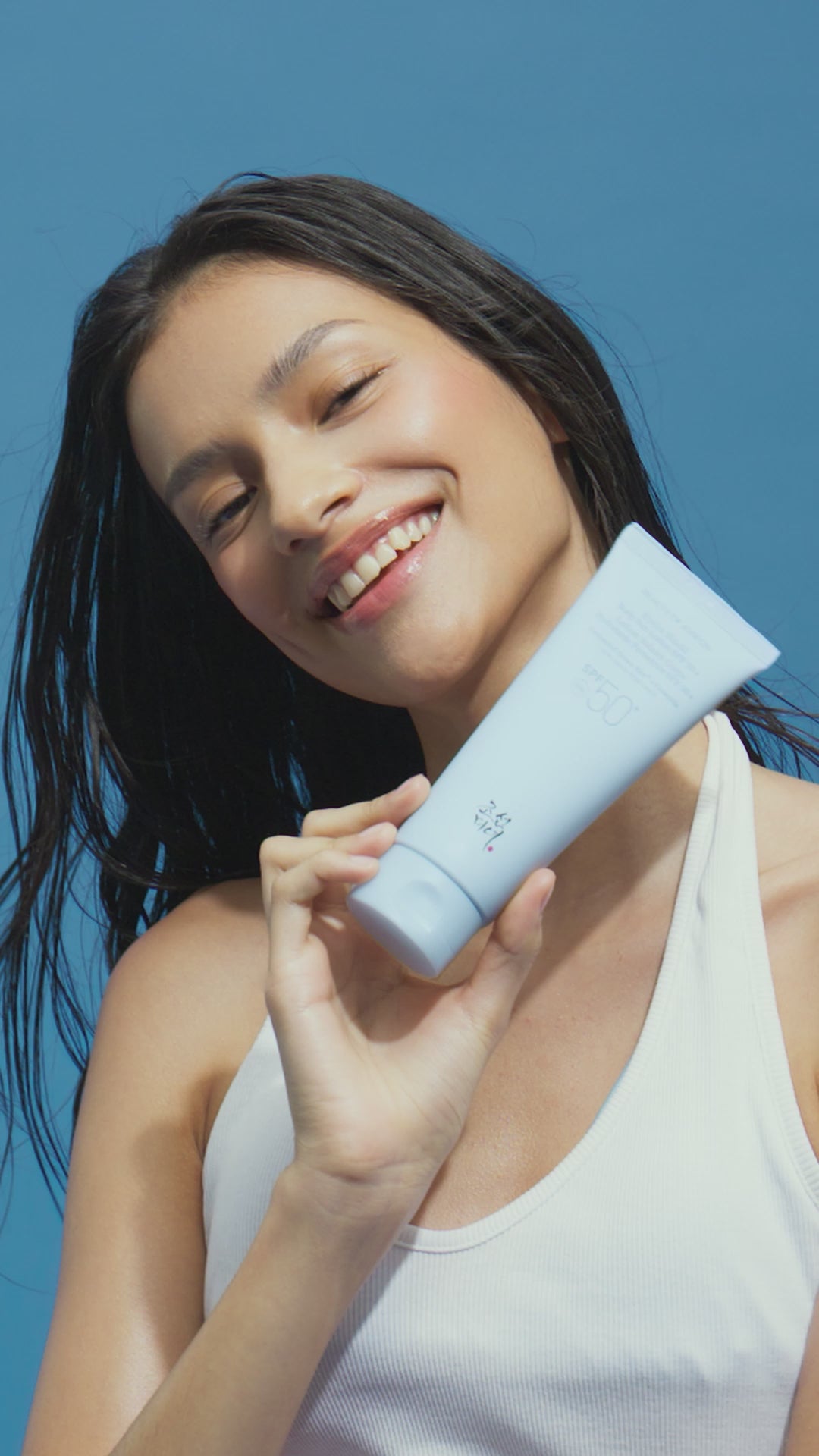 Hydra Shield Body Sun Lotion SPF 50+ - video background